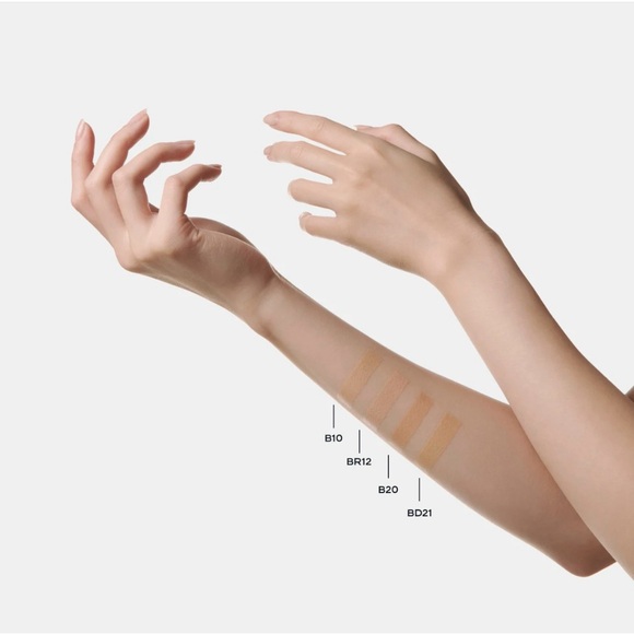 NEW - Chanel Les Beige Touche De Teint Water-Fresh Complexion Touch B10 0.7 oz - Picture 4 of 4